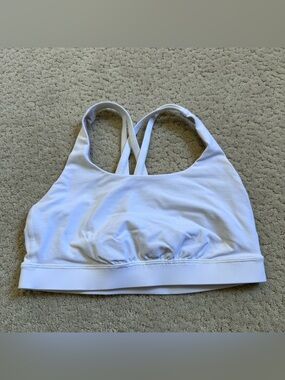 Lululemon Women's White Lined Solid Sports Bra Size 6 Pullover Wireless